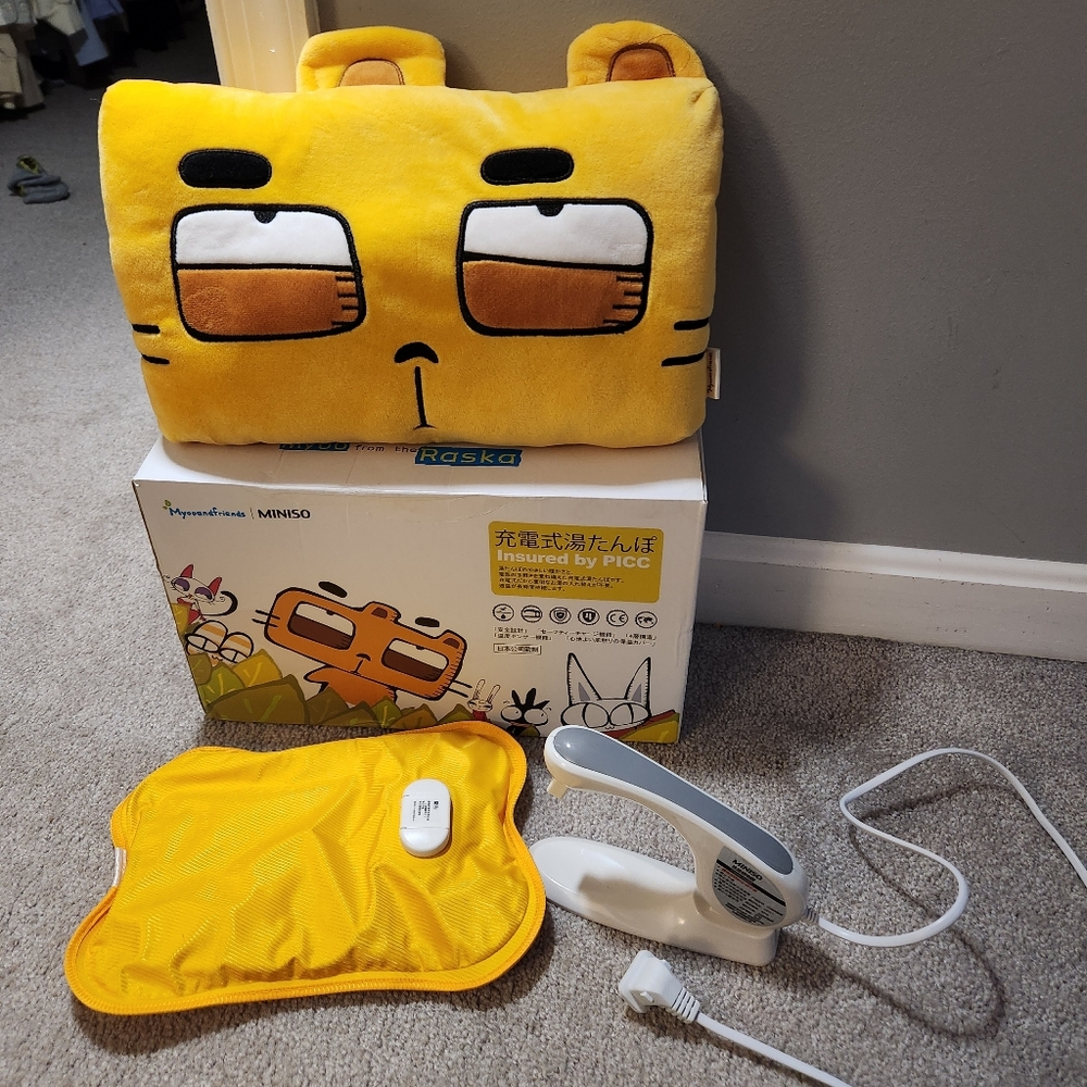 New MINISO Myoo and Friends Rechargeable Electric Hand Warmer Plush Pillow - Picture 3 of 10